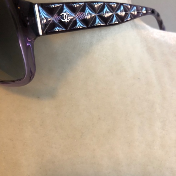 CHANEL SUNGLASSES - Picture 7 of 9